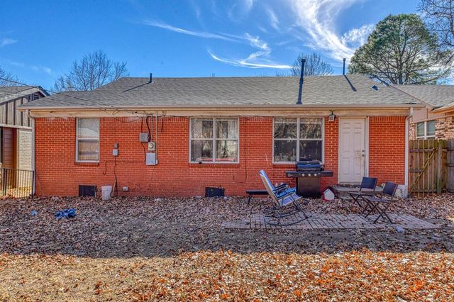 1121 W Apache Street, Norman, OK 73069