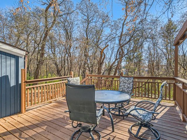 480 Roselawn Avenue E, Maplewood, MN 55117