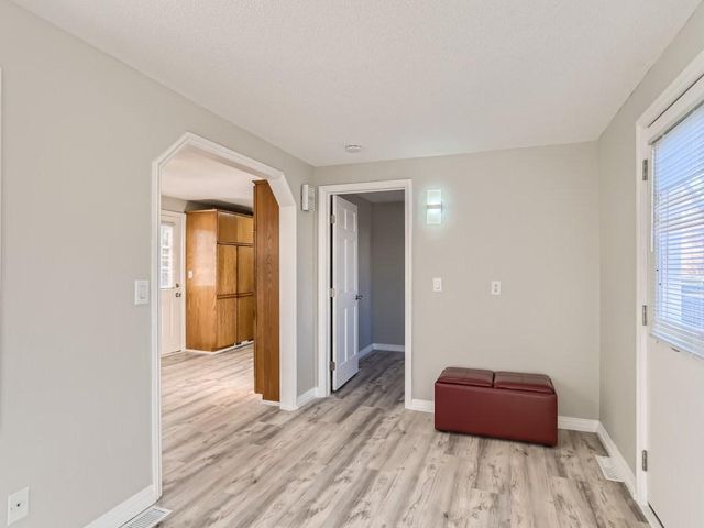 480 Roselawn Avenue E, Maplewood, MN 55117