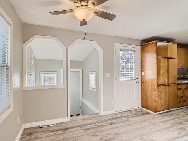 480 Roselawn Avenue E, Maplewood, MN 55117