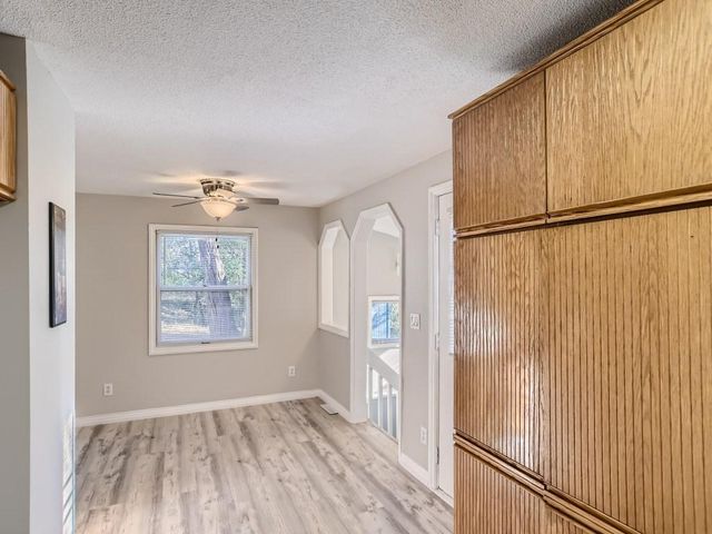 480 Roselawn Avenue E, Maplewood, MN 55117