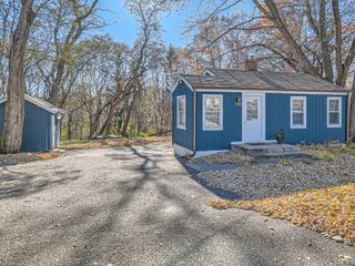 480 Roselawn Avenue E, Maplewood, MN 55117