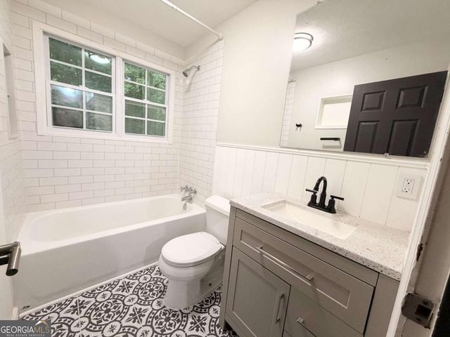 300 Robinson Drive, Carrollton, GA 30117