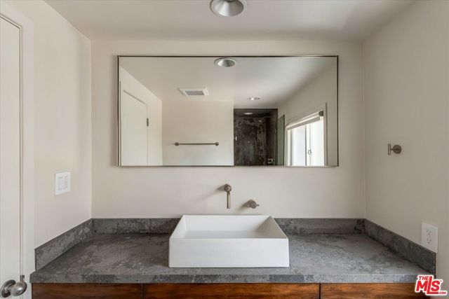 2412 Canyon Oak Drive, Los Angeles, CA 90068