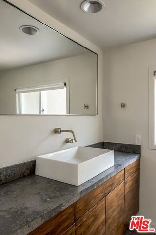 2412 Canyon Oak Drive, Los Angeles, CA 90068