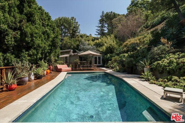 2412 Canyon Oak Drive, Los Angeles, CA 90068