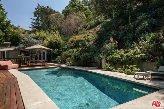 2412 Canyon Oak Drive, Los Angeles, CA 90068