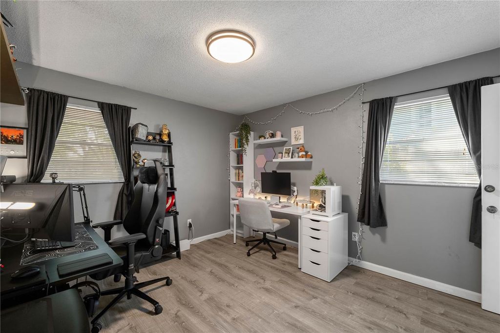 Image 12 of property listing at 1960 UNION STREET 28, Clearwater, FL 33763