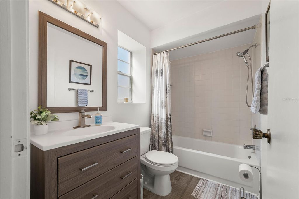 Image 14 of property listing at 1960 UNION STREET 28, Clearwater, FL 33763