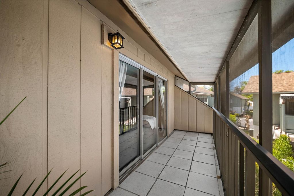 Image 16 of property listing at 1960 UNION STREET 28, Clearwater, FL 33763