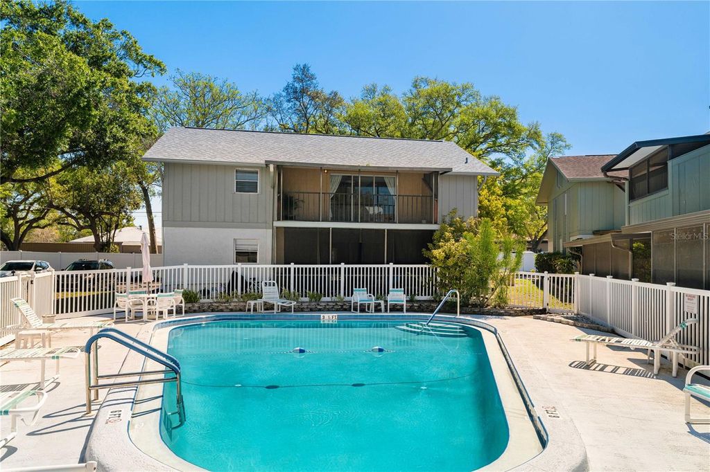 Image 18 of property listing at 1960 UNION STREET 28, Clearwater, FL 33763