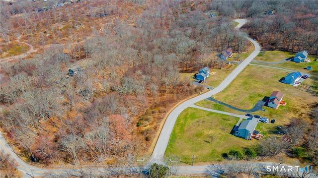 2 Fawns Meadow Road, Montville, CT 06370