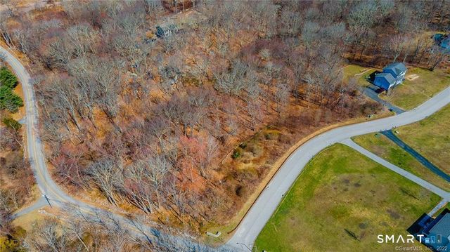 2 Fawns Meadow Road, Montville, CT 06370