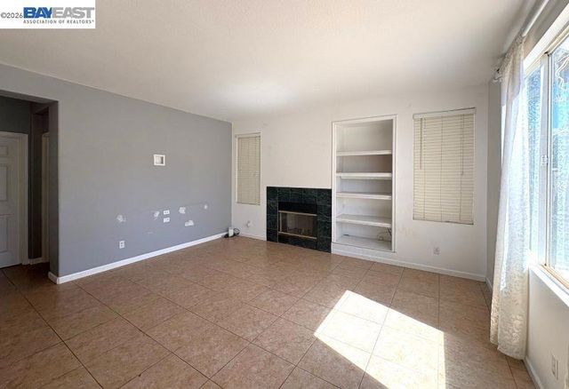 13900 Pinecrest St, Lathrop, CA 95330