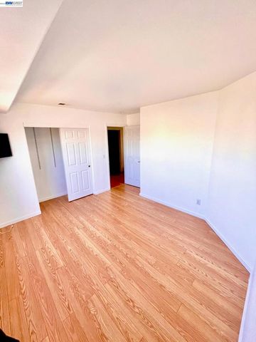 13900 Pinecrest St, Lathrop, CA 95330