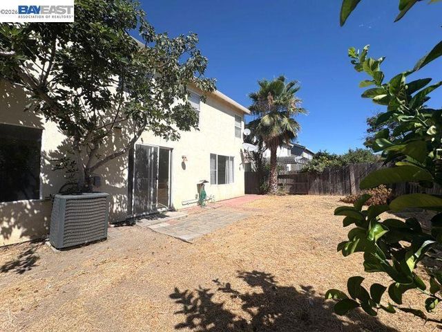13900 Pinecrest St, Lathrop, CA 95330