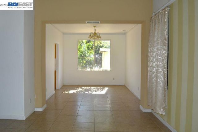 13900 Pinecrest St, Lathrop, CA 95330