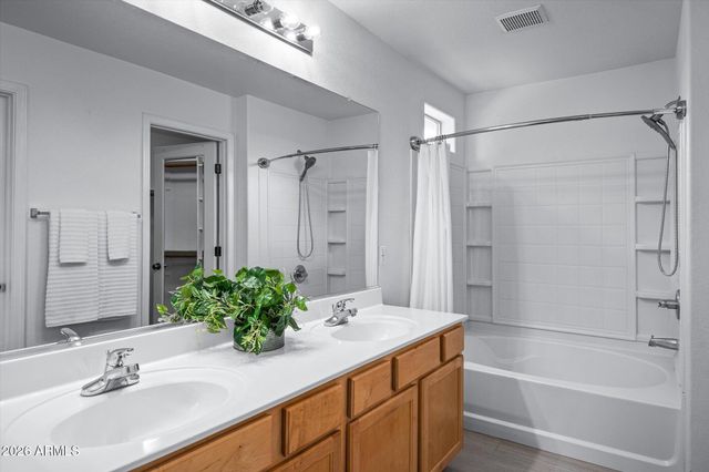 2903 S NIELSON Street, Gilbert, AZ 85295