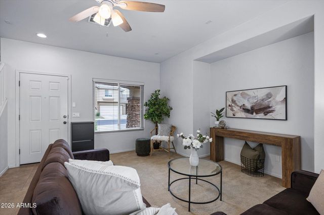 2903 S NIELSON Street, Gilbert, AZ 85295