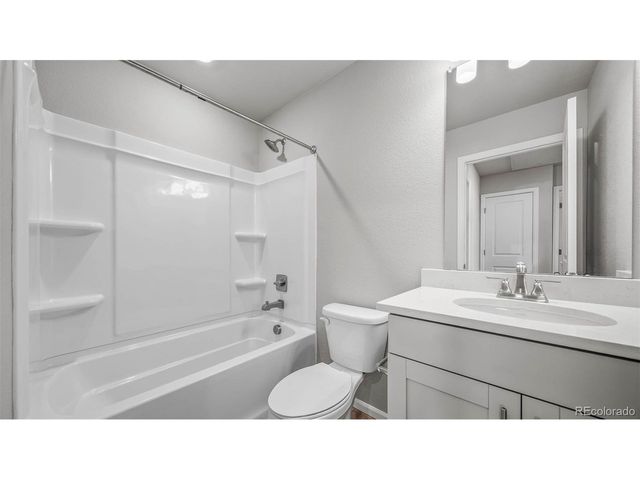 3407 Pearwood Dr, Johnstown, CO 80534