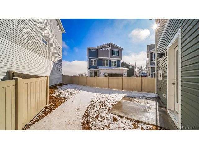 3407 Pearwood Dr, Johnstown, CO 80534