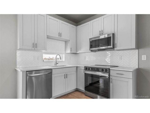 3407 Pearwood Dr, Johnstown, CO 80534