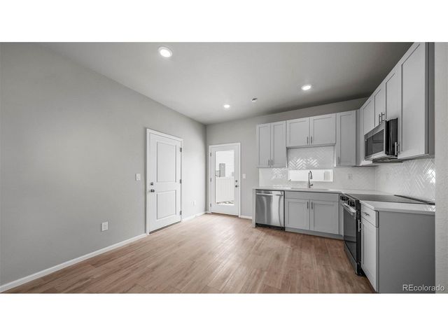 3407 Pearwood Dr, Johnstown, CO 80534