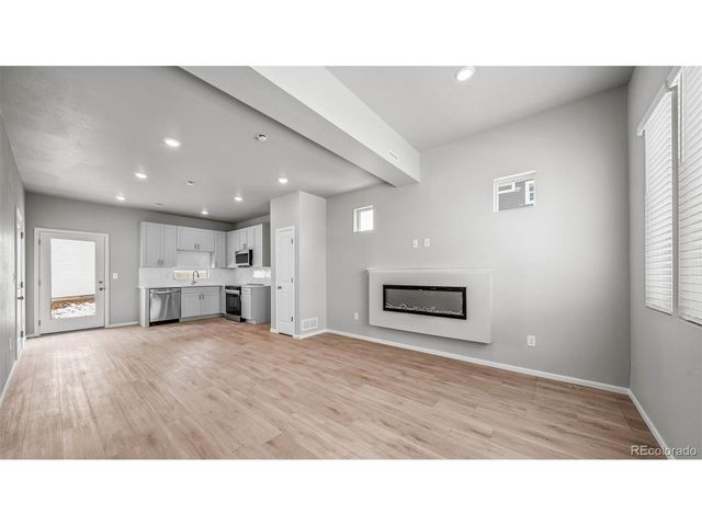 3407 Pearwood Dr, Johnstown, CO 80534