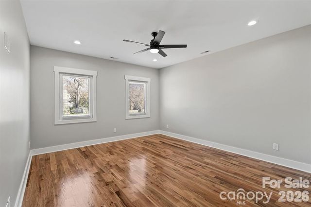 543 30th Avenue NW, Hickory, NC 28601