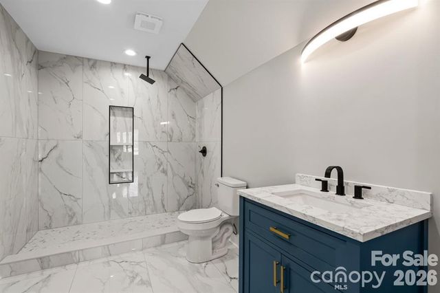 543 30th Avenue NW, Hickory, NC 28601