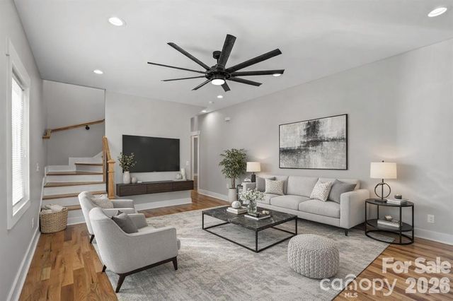 543 30th Avenue NW, Hickory, NC 28601
