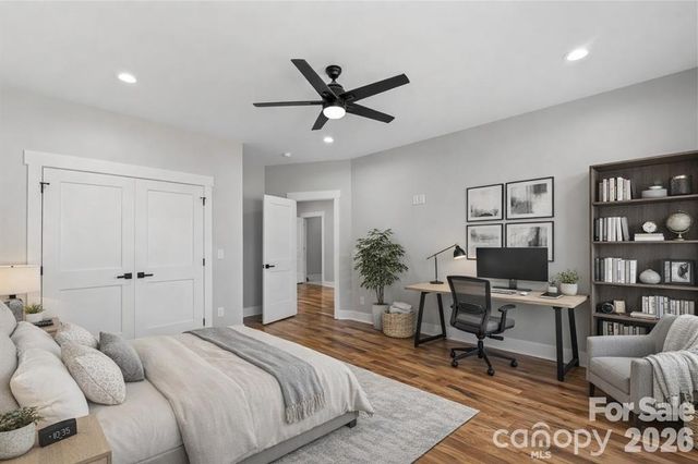 543 30th Avenue NW, Hickory, NC 28601