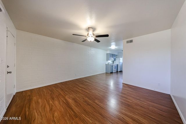 2226 W HEATHERBRAE Drive 4, Phoenix, AZ 85015