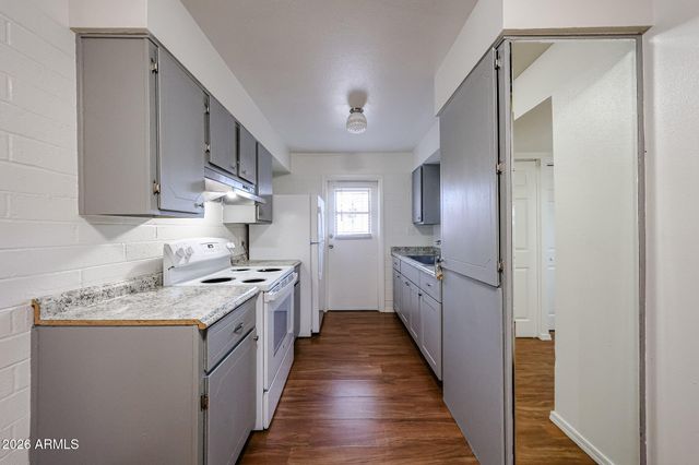 2226 W HEATHERBRAE Drive 4, Phoenix, AZ 85015