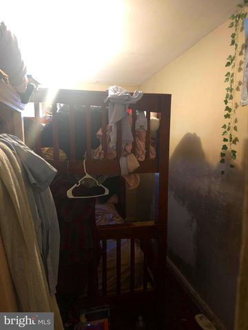 7160 CLOVER LN, Upper Darby, PA 19082