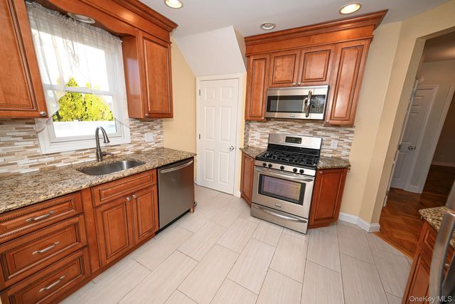 249 Grange Street, Franklin Square, NY 11010