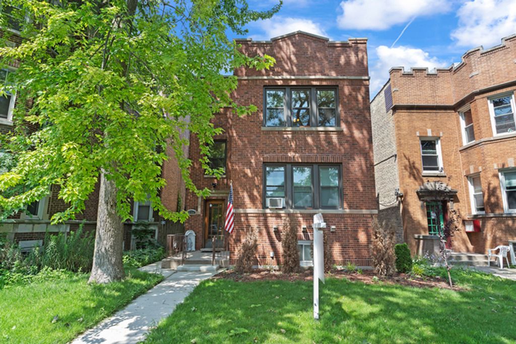 6704 N ROCKWELL Street, Chicago, IL 60645