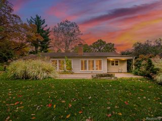 1656 Keller Lane, Bloomfield Hills, MI 48302