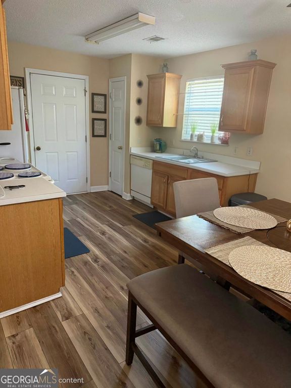 5842 Waggoner, Rex, GA 30273 — photo 5