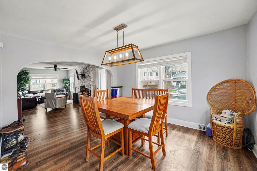 Image 4 of property listing at 209 E Maple, Mt Pleasant, MI 48858