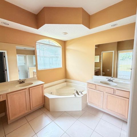 561 STRATHCLYDE COURT, Apopka, FL 32712