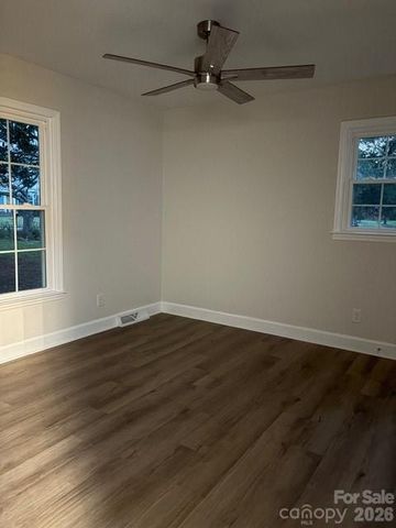 6906 Old Forge Drive, Charlotte, NC 28226