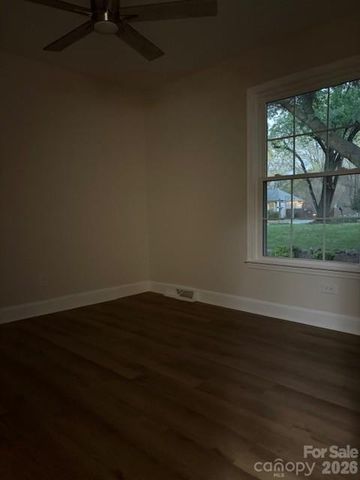 6906 Old Forge Drive, Charlotte, NC 28226