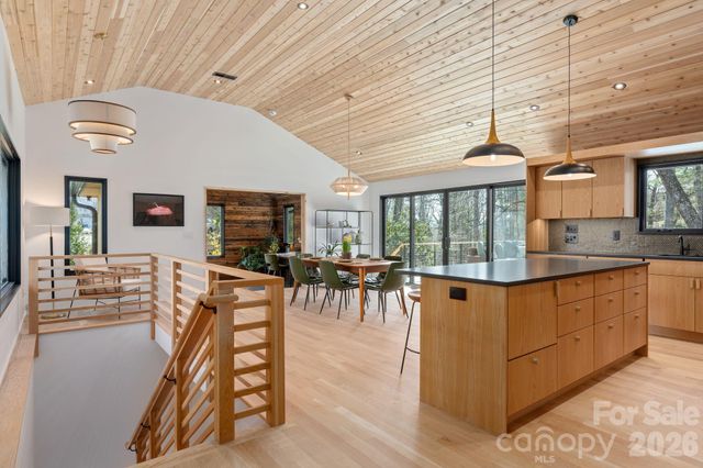 330 Windsor Road, Asheville, NC 28804