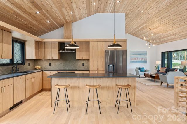 330 Windsor Road, Asheville, NC 28804