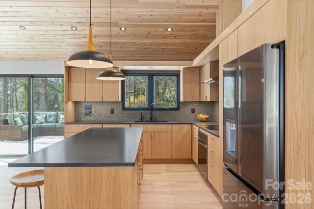 330 Windsor Road, Asheville, NC 28804