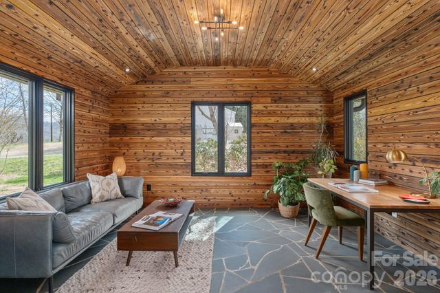 330 Windsor Road, Asheville, NC 28804