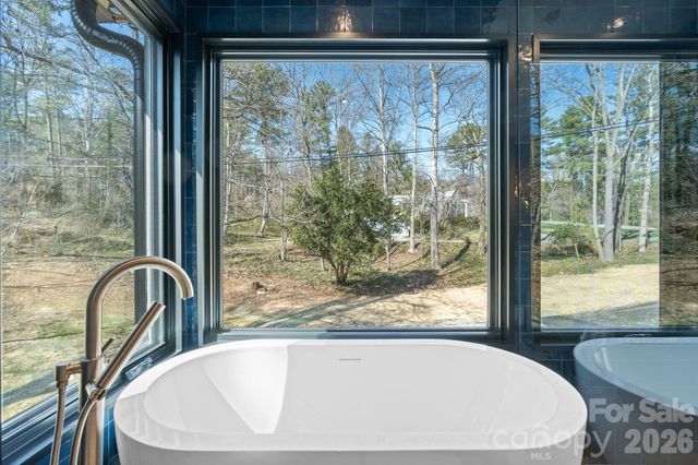 330 Windsor Road, Asheville, NC 28804