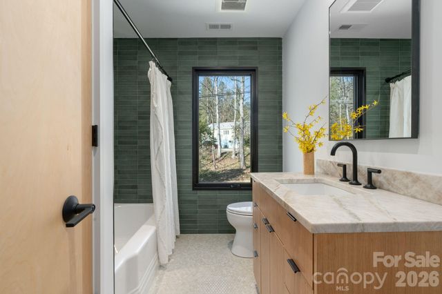 330 Windsor Road, Asheville, NC 28804