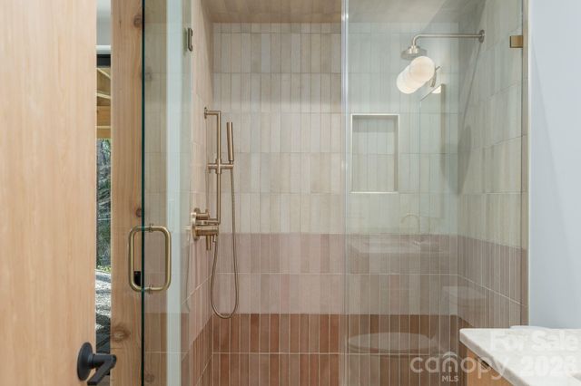 330 Windsor Road, Asheville, NC 28804